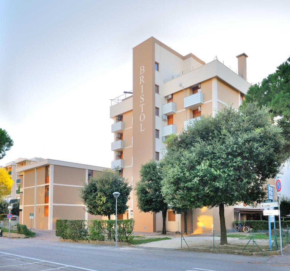 Condominio Bristol Бібіоне Екстер'єр фото
