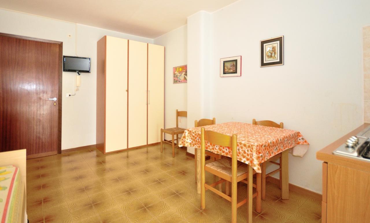 Condominio Bristol Бібіоне Екстер'єр фото